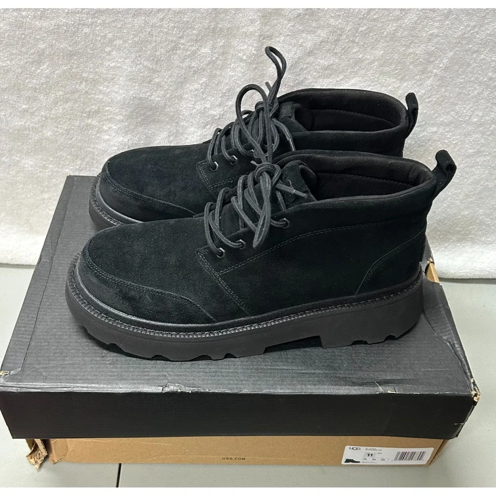 UGG Mens Size 11 Black Chukka Lug Suede Leather Boots